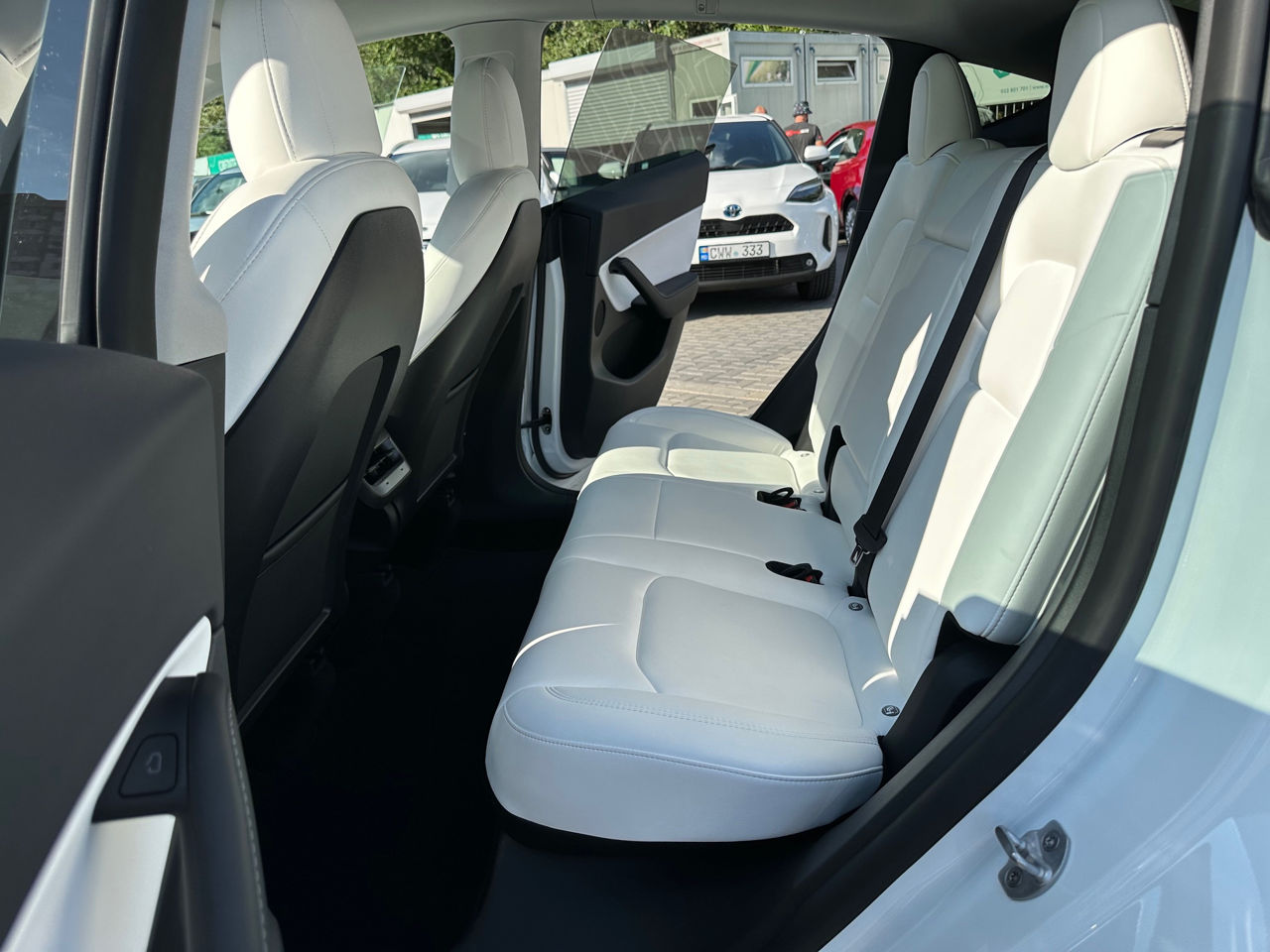 Tesla Model Y foto 7