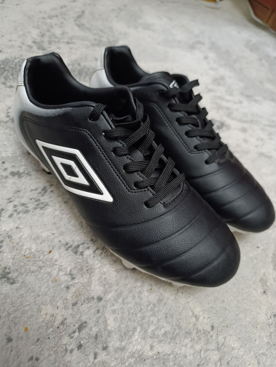 Ghete de fotbal Umbro foto 2