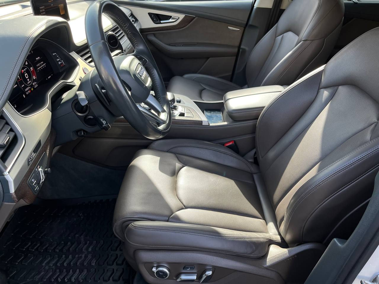 Audi SQ7 foto 6