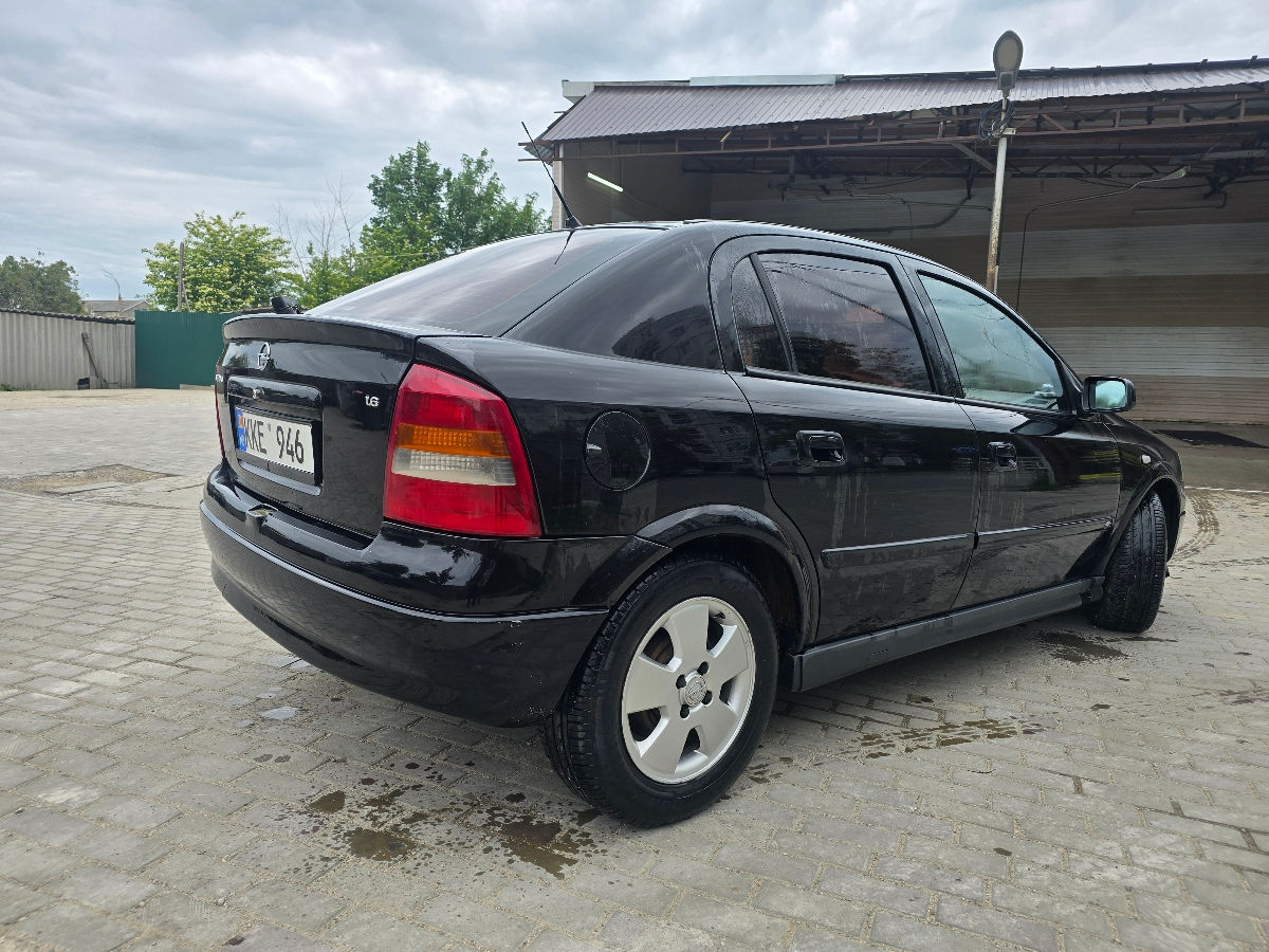 Opel Astra foto 2