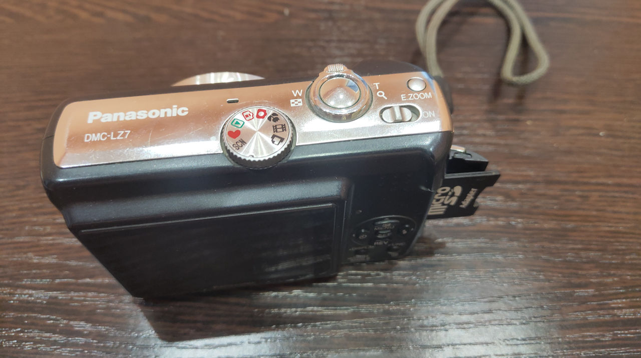Panasonic Lumix Digital Camera DMC-LZ7 7.2 MP 6x Zoom w/ SD Card 32go Panasonic Lumix Digital Camera DMC-LZ7 7.2 MP 6x Zoom w/ SD Card 32go