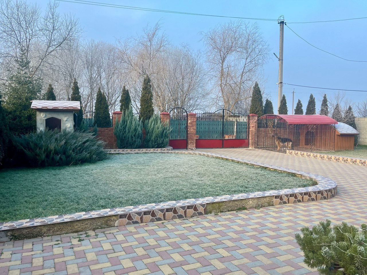 Casă cu lac și foișor în Cahul foto 2
