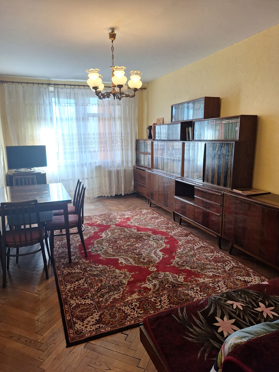 Râșcani, ул. Мирон Костин