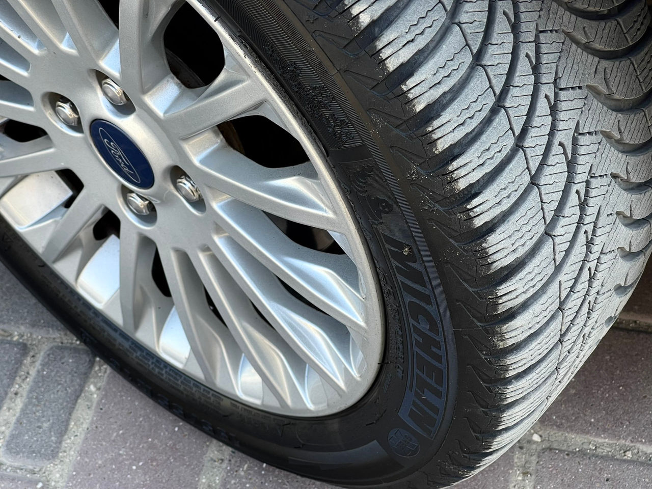 Ford B-Max foto 17