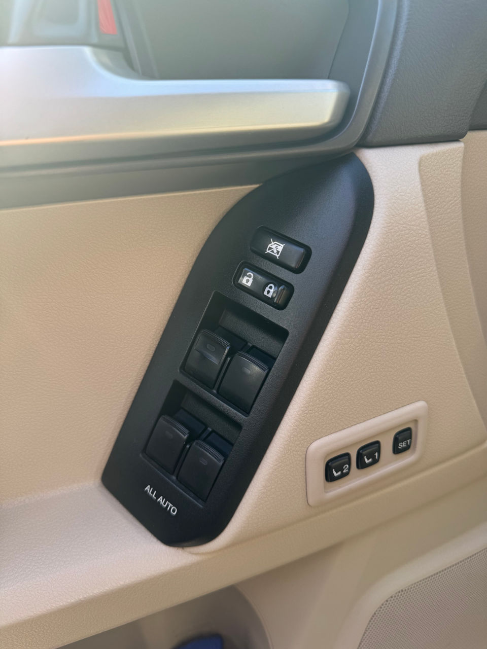 Toyota Land Cruiser Prado фото 4