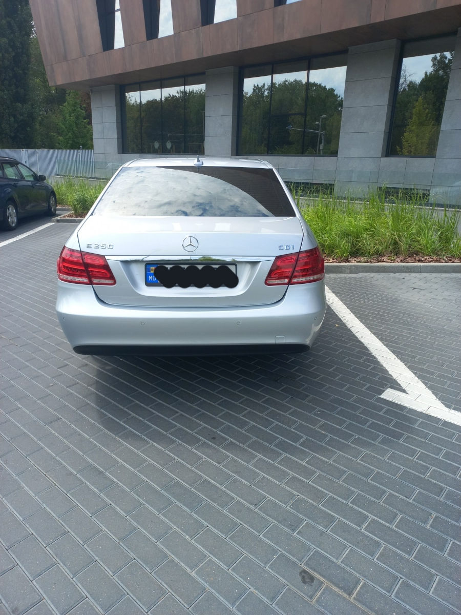 Mercedes E-Class foto 2