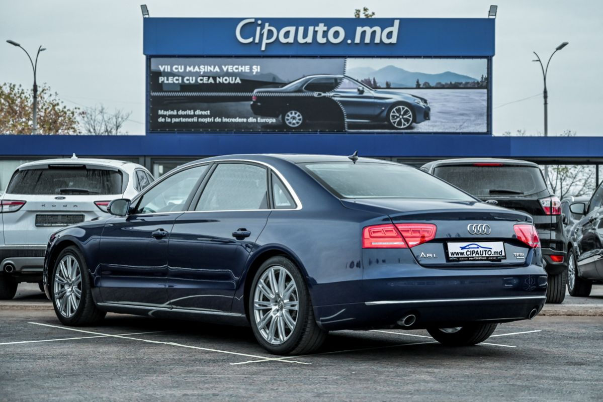 Audi A8 фото 1