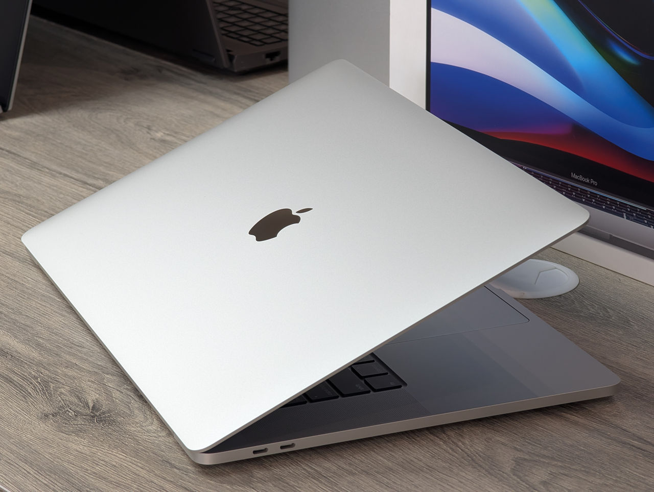 MacBook本体 MacBook Pro16 Corei9 32GB 1TB Radeon Pro 16インチMacBook Pro 2.4GHz 8コアIntel Core i9 AMD Radeon Pro