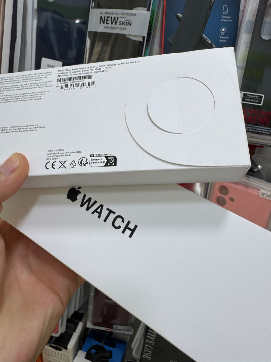 Apple Watch SE (Gen 2) 40mm Midnight Al Mid SB M/L GPS
