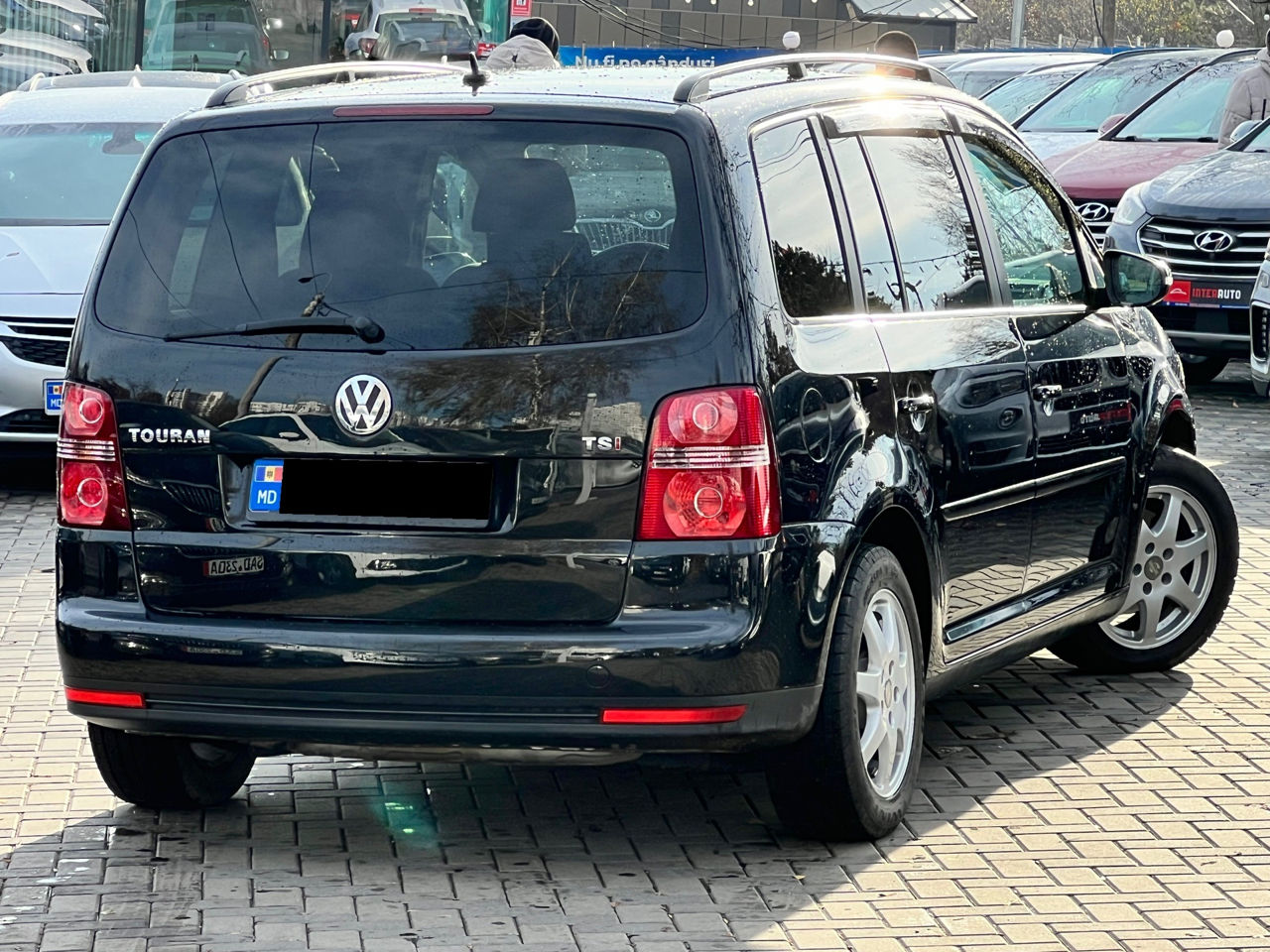 Volkswagen Touran foto 3