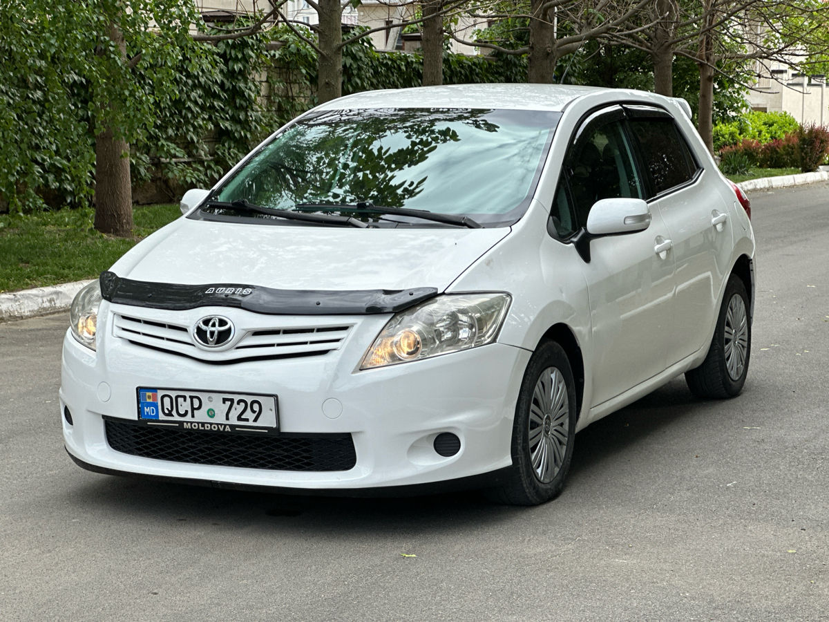 Toyota Auris foto 1