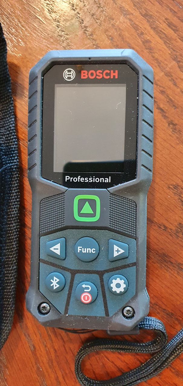 Лазерная рулетка бош с зелёным лучём, вибратором, и Bluetooth модулем.