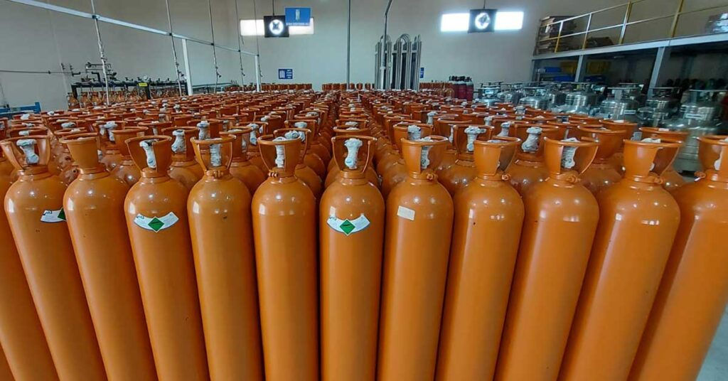 Технические газы в наличии аргон, каргон, кислород, углекислый газ, азот, Гелий, смеси ! foto 1