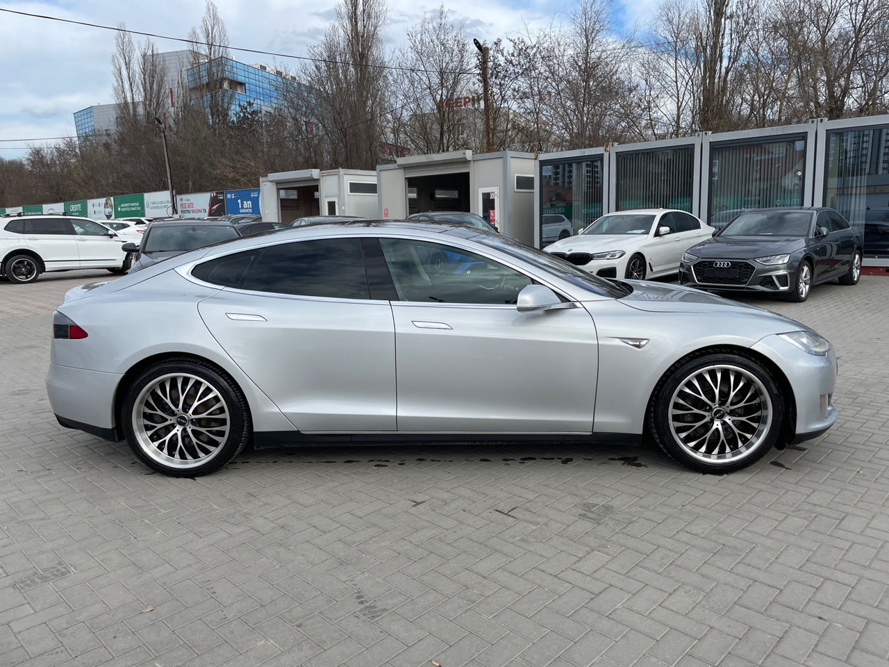 Tesla Model S foto 3