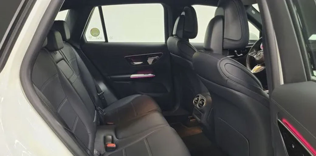Mercedes GLC foto 13