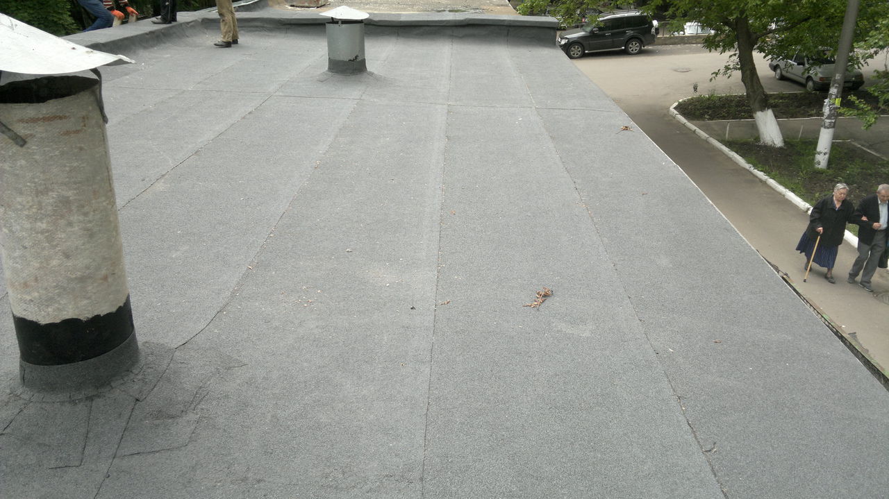 Lucrari de reparatie la acoperis moale (hydrobase,bipoli,ultra). reparam apartamente, garaje, hale foto 4