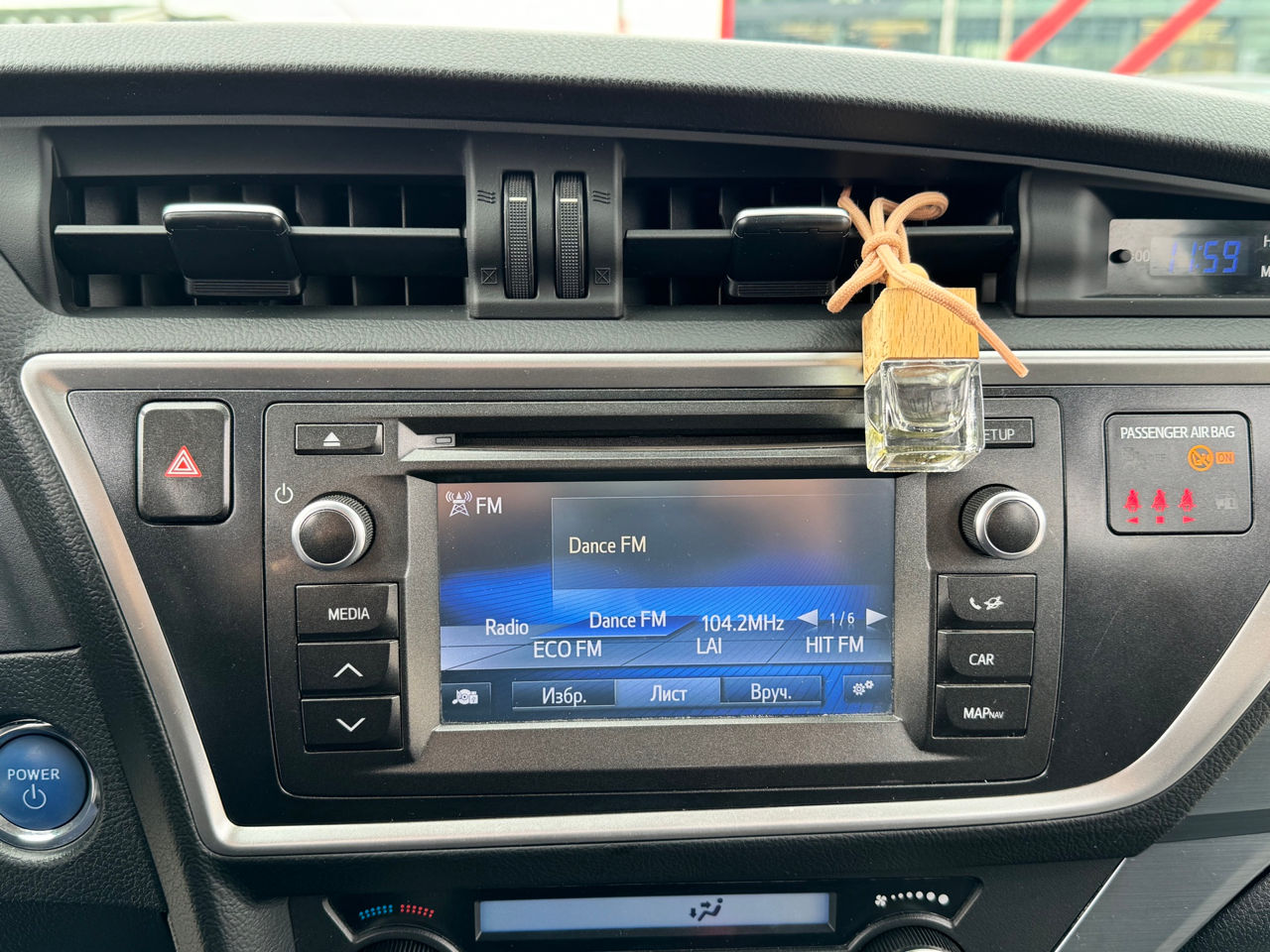 Toyota Auris foto 10