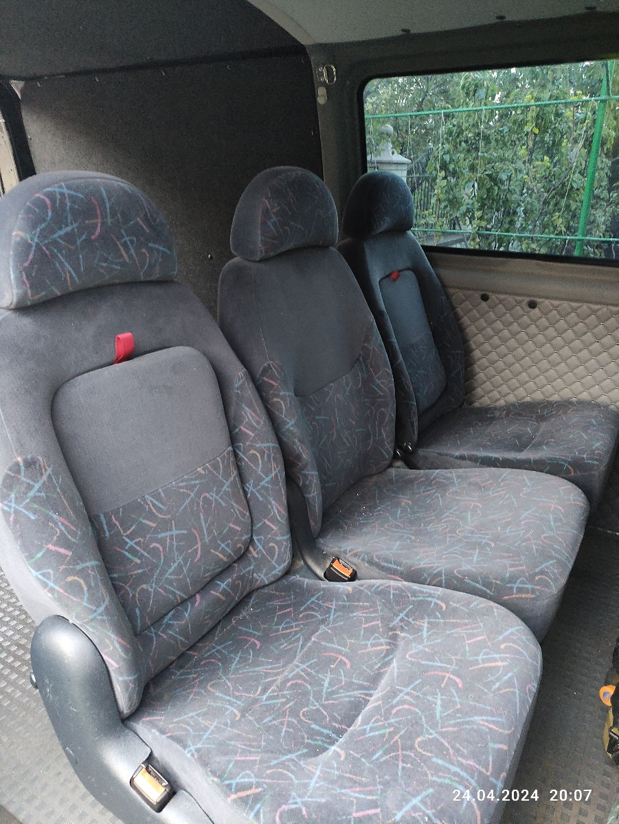 Volkswagen T 5 +,bază lungă,6 locuri,6viteze,140k.p.revizie tehnica 05.2026. фото 6