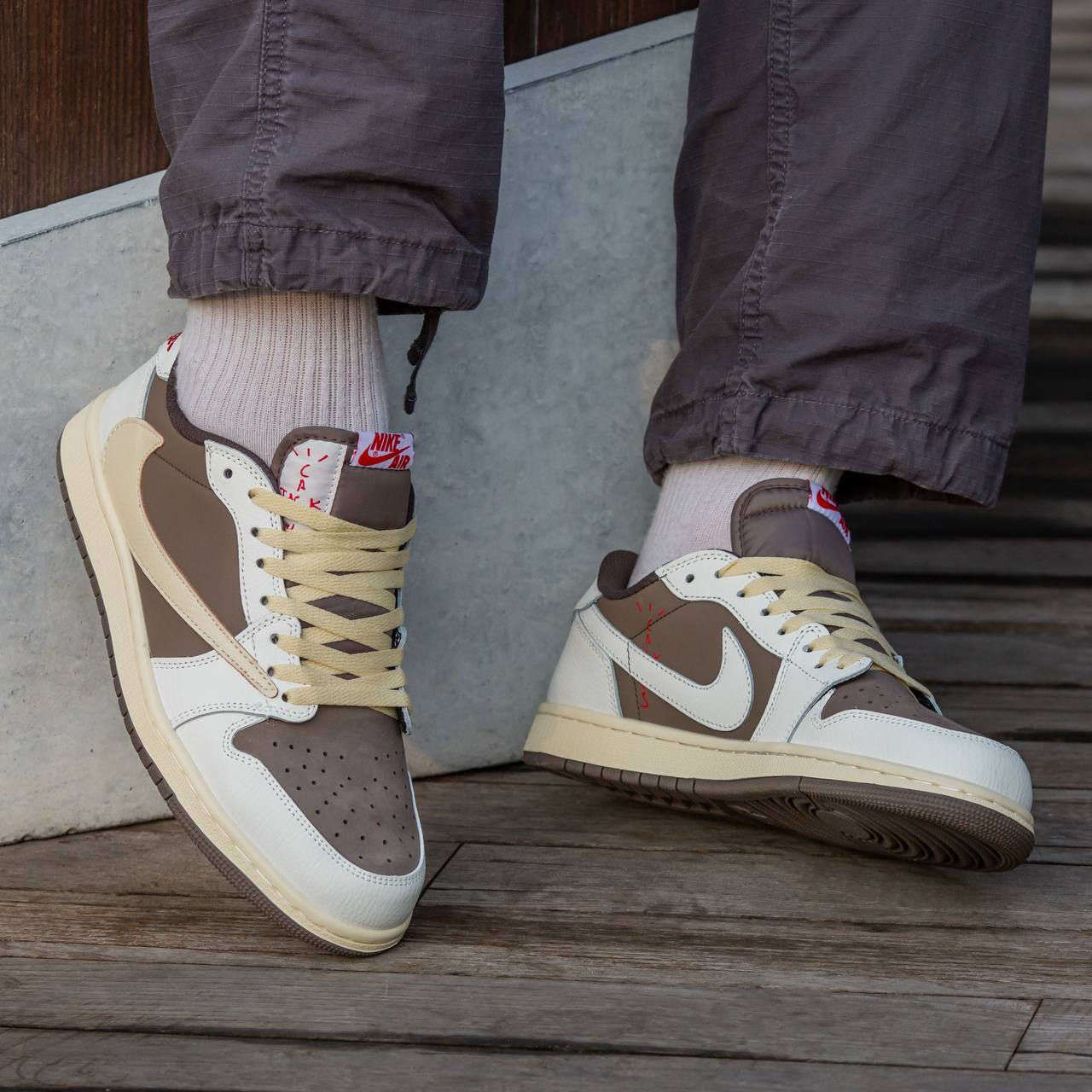 Nike Air Jordan 1 OG Low Reverse Mocha x Travis Scott foto 7