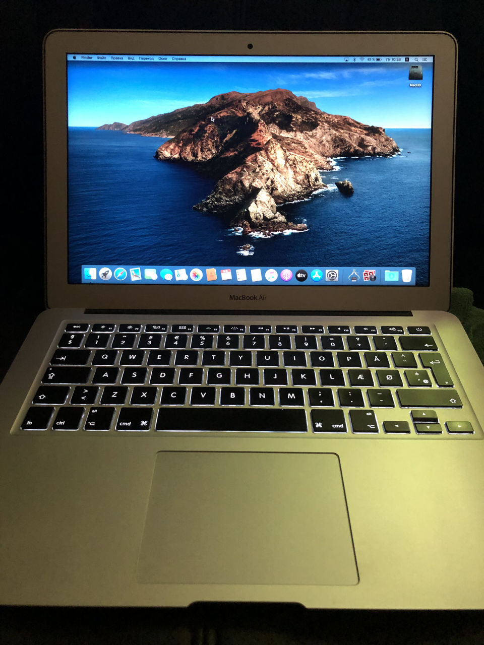 Macbook air (13-inch, 2017) в отличном состоянии.