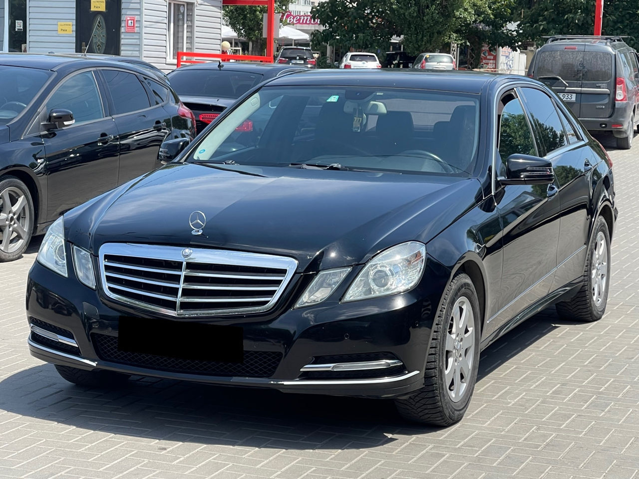 Mercedes E-Class foto 0