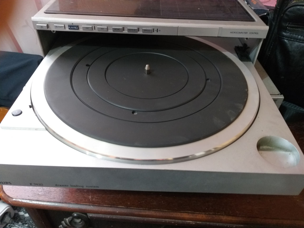 Дека SONY,vinil Philips