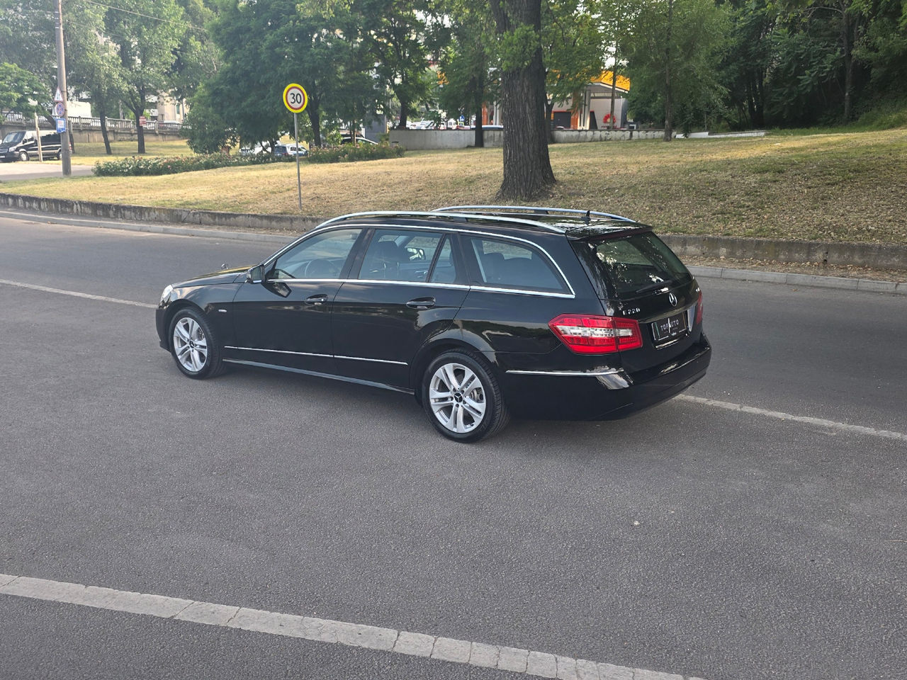 Mercedes E-Class фото 7