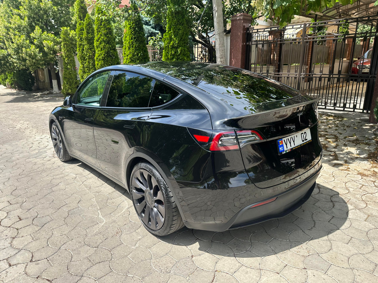 Tesla Model Y foto 5