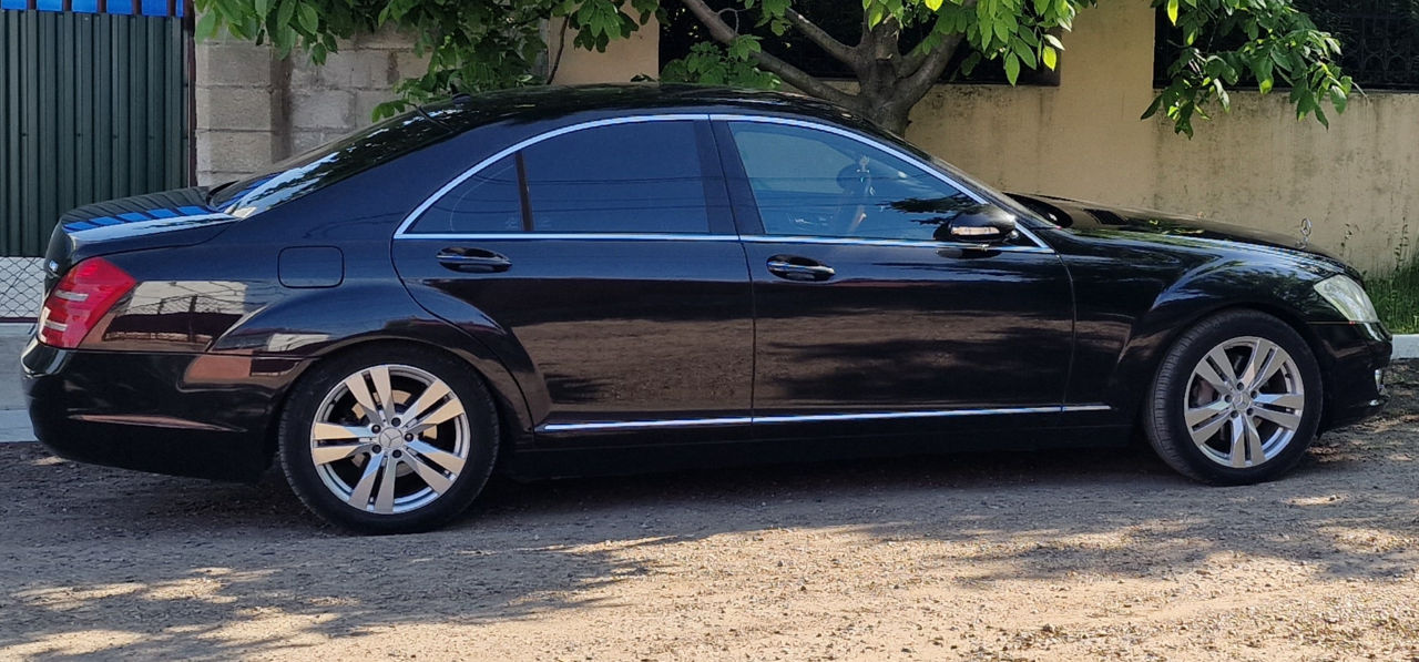 Mercedes S-Class foto 0