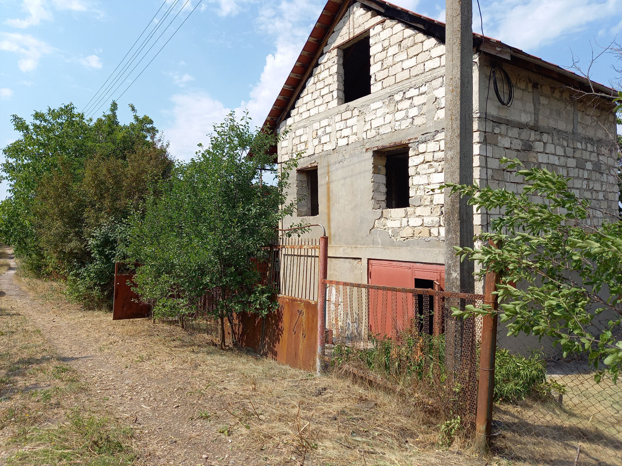 Suruceni, vila in 2 nivele foto 0