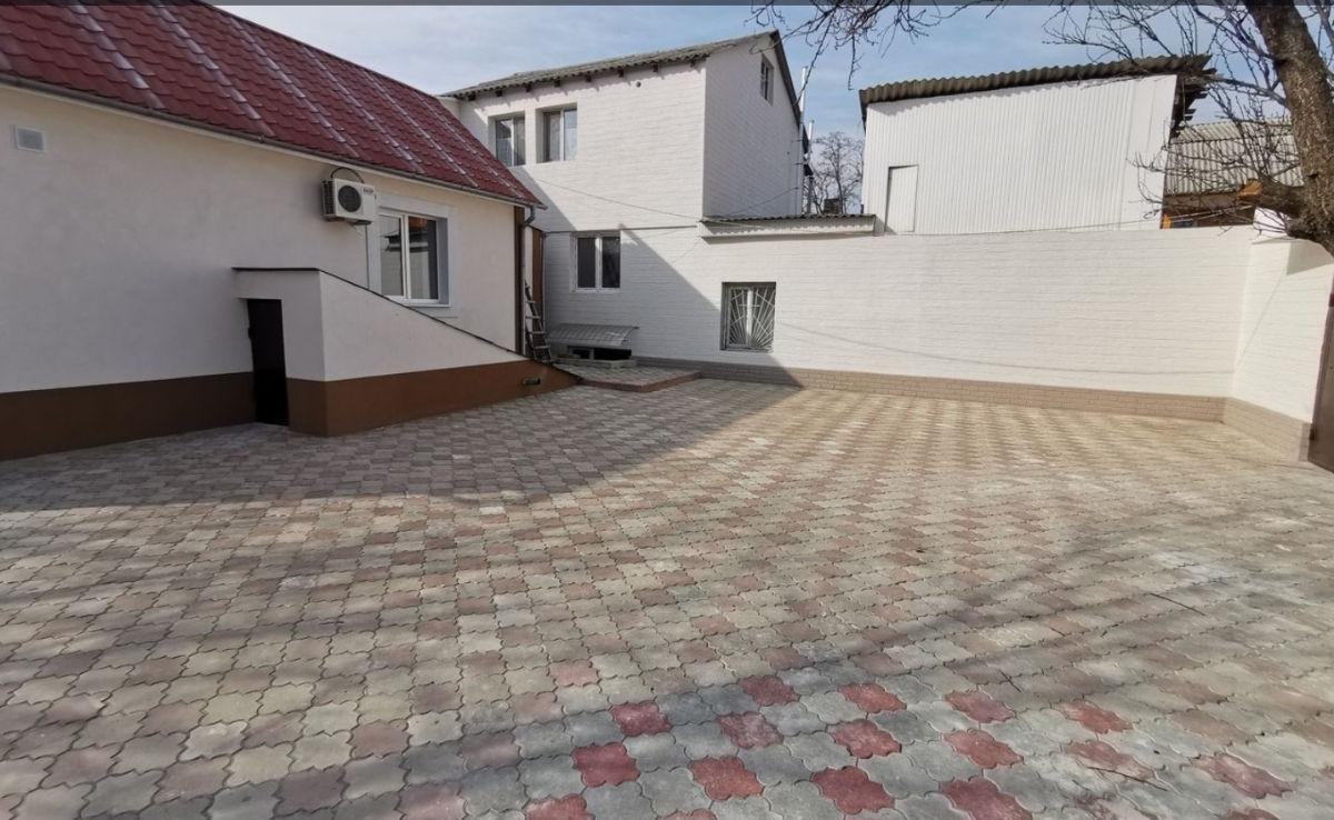 Apartament cu 3 camere, 125 m², Centru, Chișinău foto 2