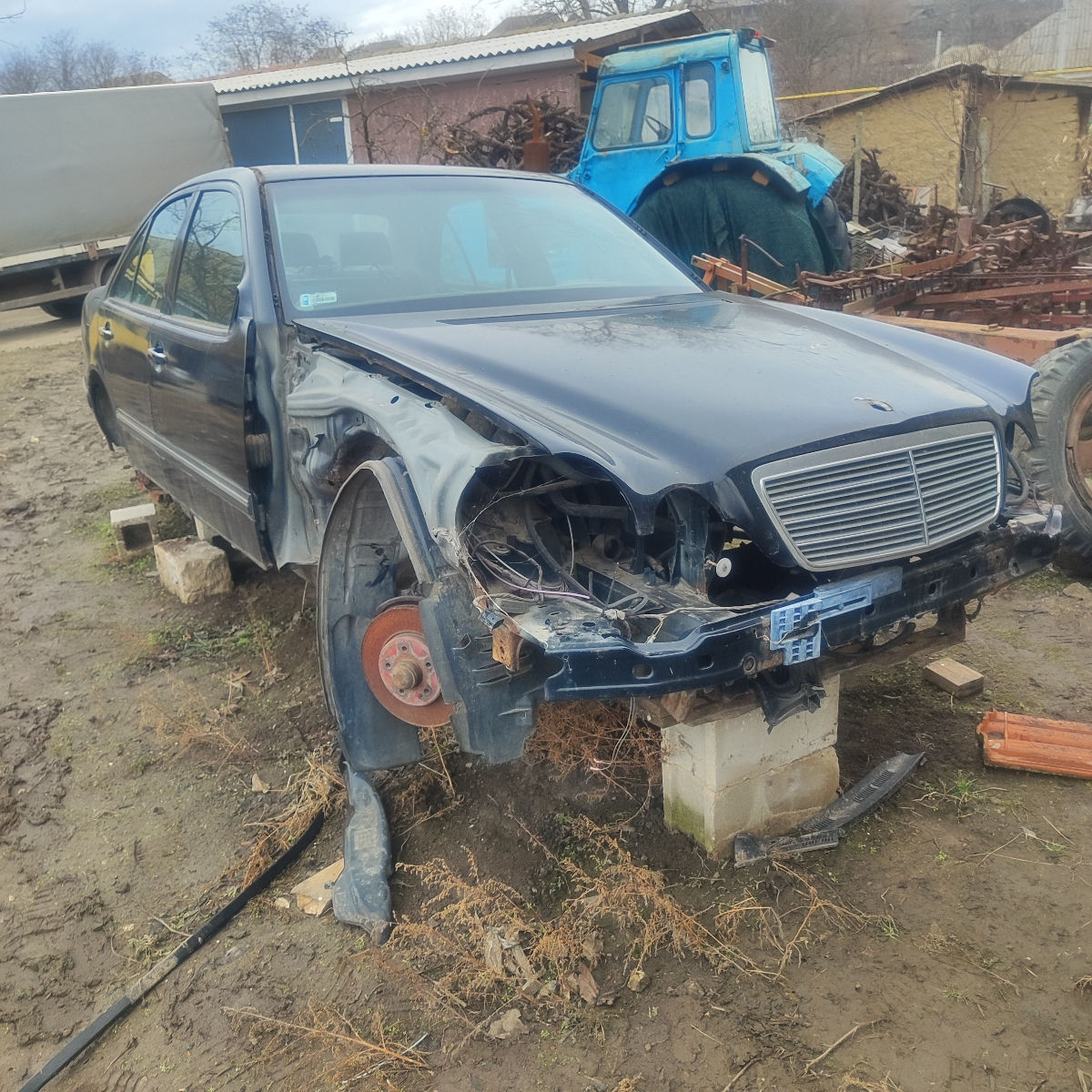 Mercedes Benz W210 Запчасти фото 2