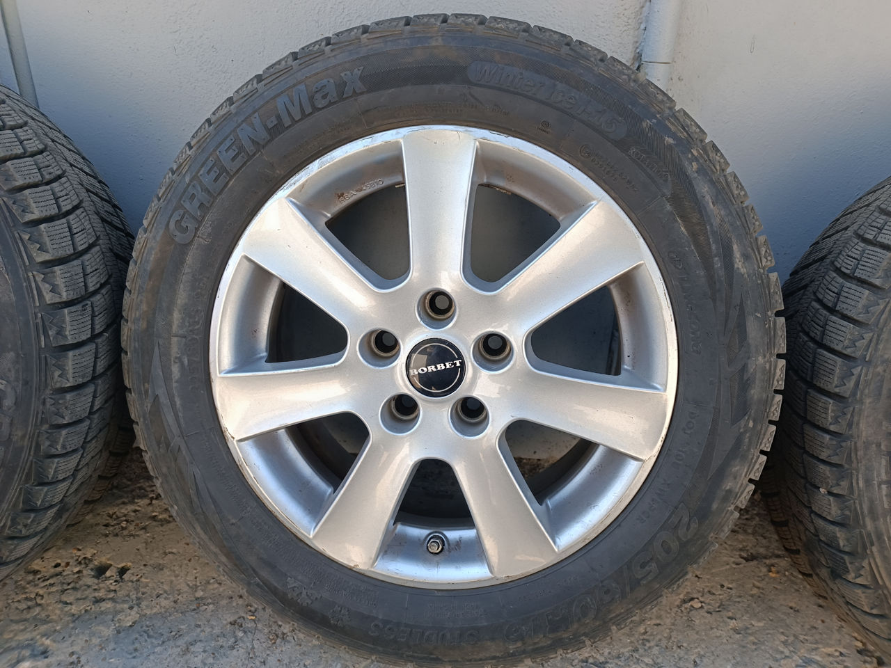 Jante cu anvelope 5x114.3 205/60R16 foto 1