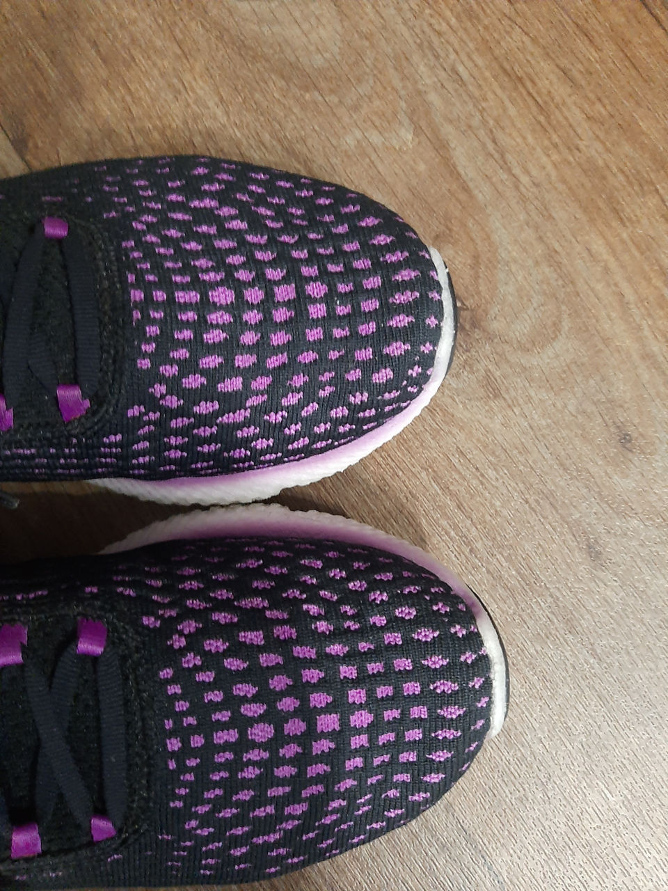 Фирменные женские кроссовки Skechers, размер 37