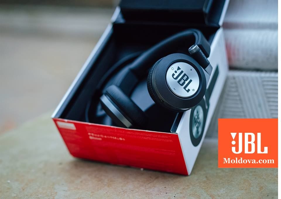 Наушники от JBL by Harman/Kardon. Смотри!