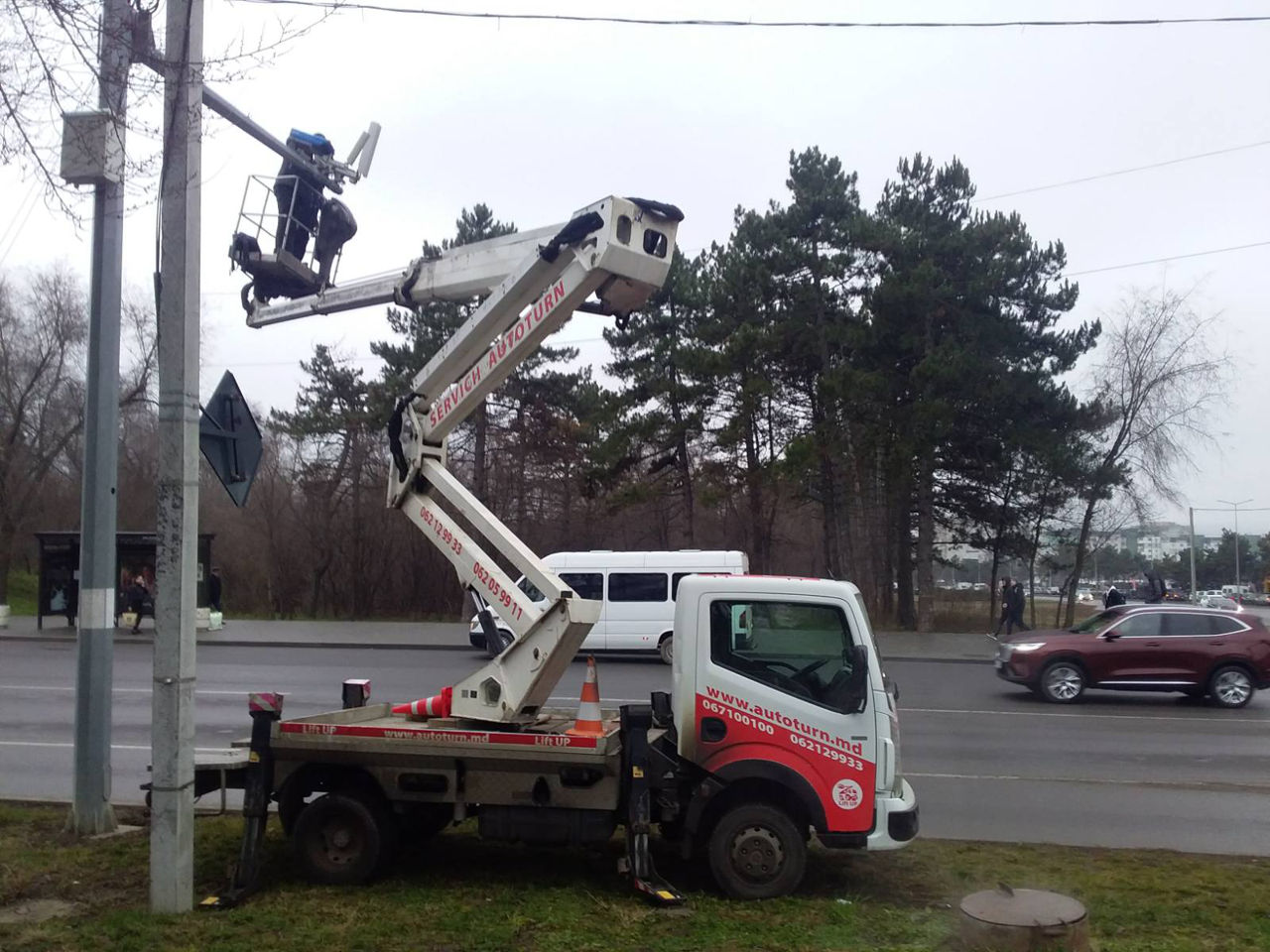 Servicii Autoturn/ lucrări la înălțime  24/7 foto 10