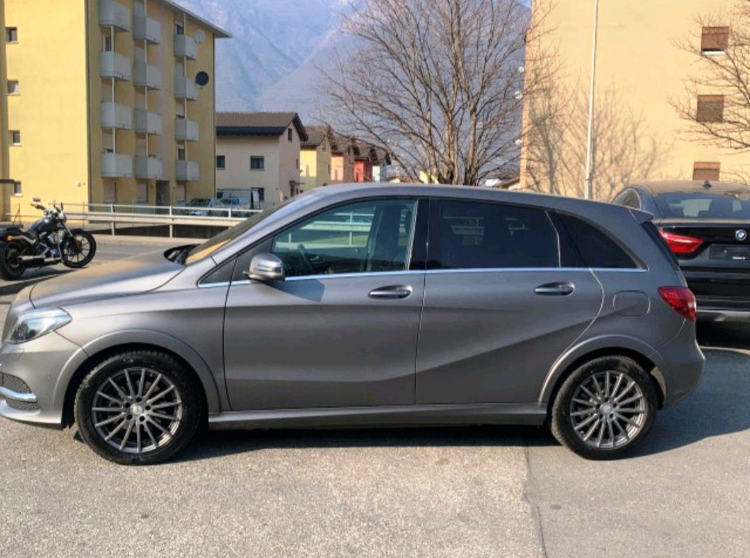 Mercedes B-Class foto 2