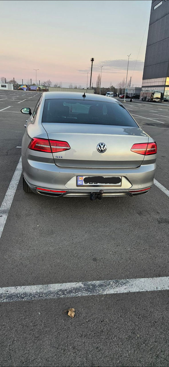 Volkswagen Passat foto 1