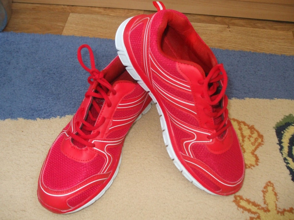 Adidasi rosii R42 foto 0