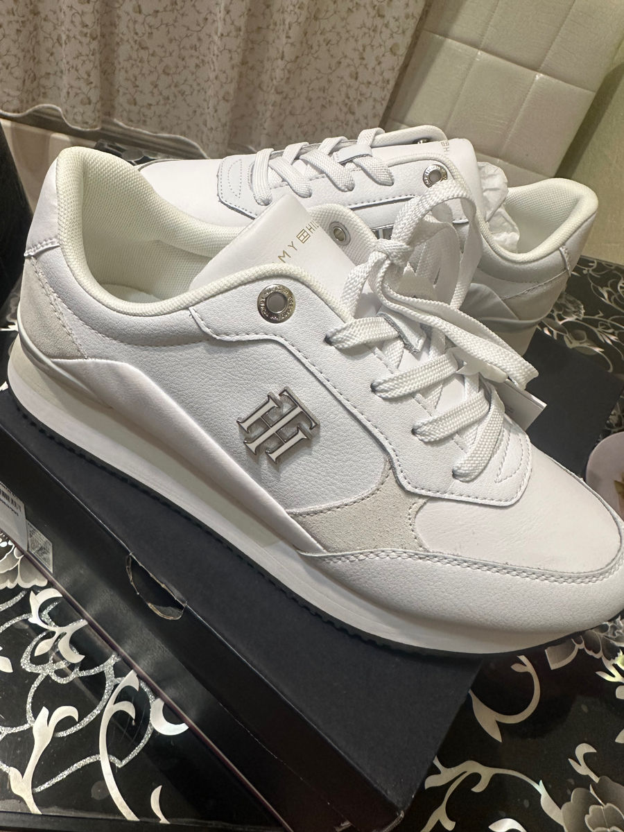 Женские кроссовки Tommy Hilfiger 40р
