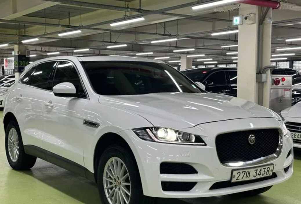 Jaguar F-PACE foto 0