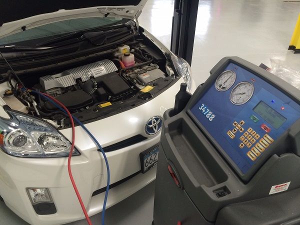 Диагностика,вакумирование,заправка авто Кондиционеров на Гибридных Автомобилях фото 0