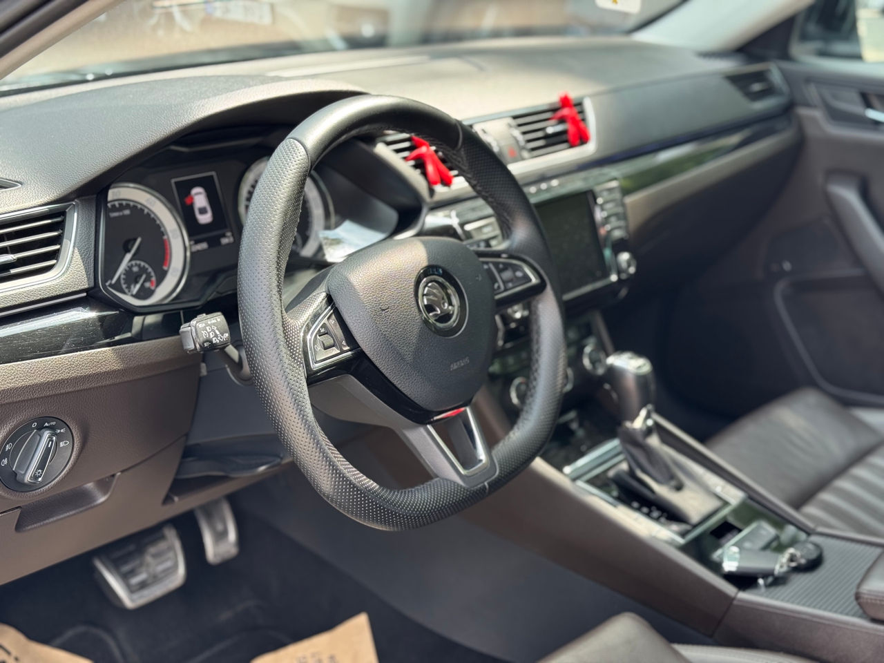 Skoda Superb фото 8