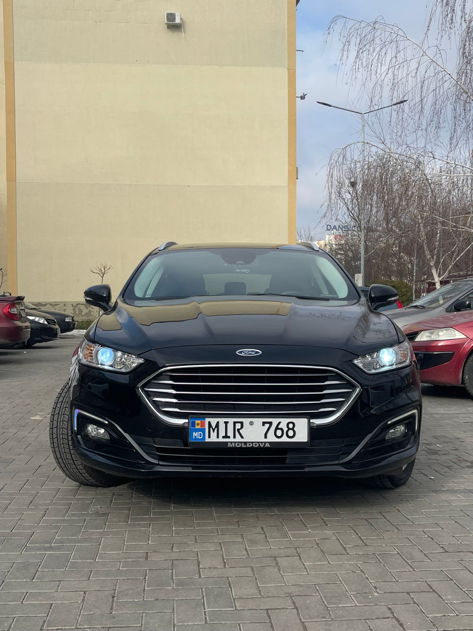 Ford Mondeo foto 1