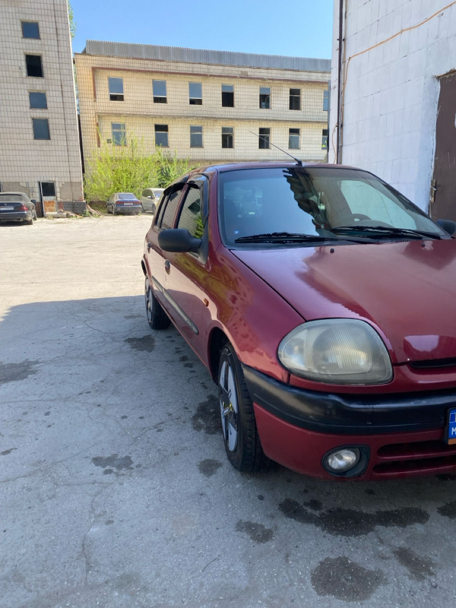 Renault Clio фото 2