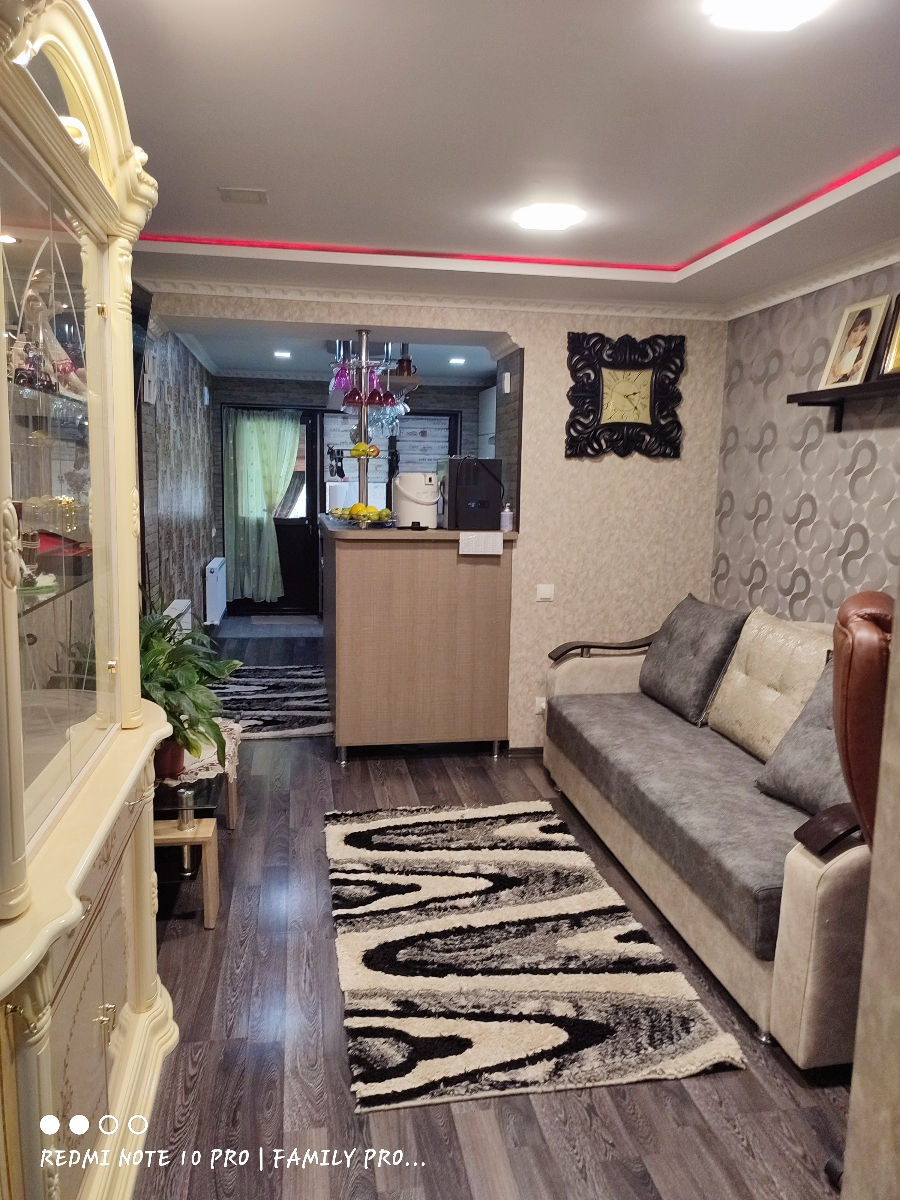 Apartament cu 2 camere, 63 m², Centru, Hîncești foto 3