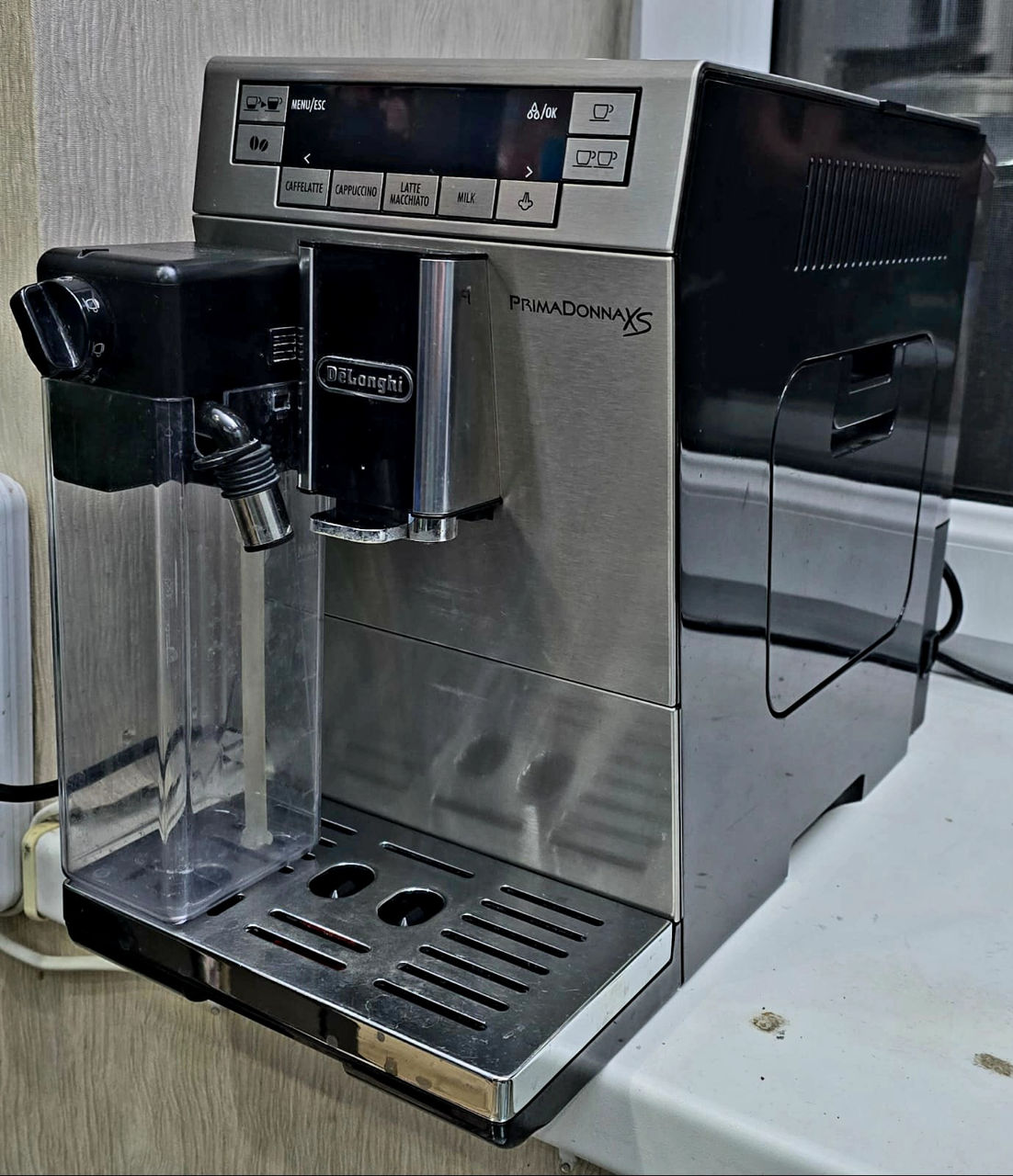 Кофемашина DeLonghi PrimaDonna XS, Б/У, в хорошем состоянии. фото 0