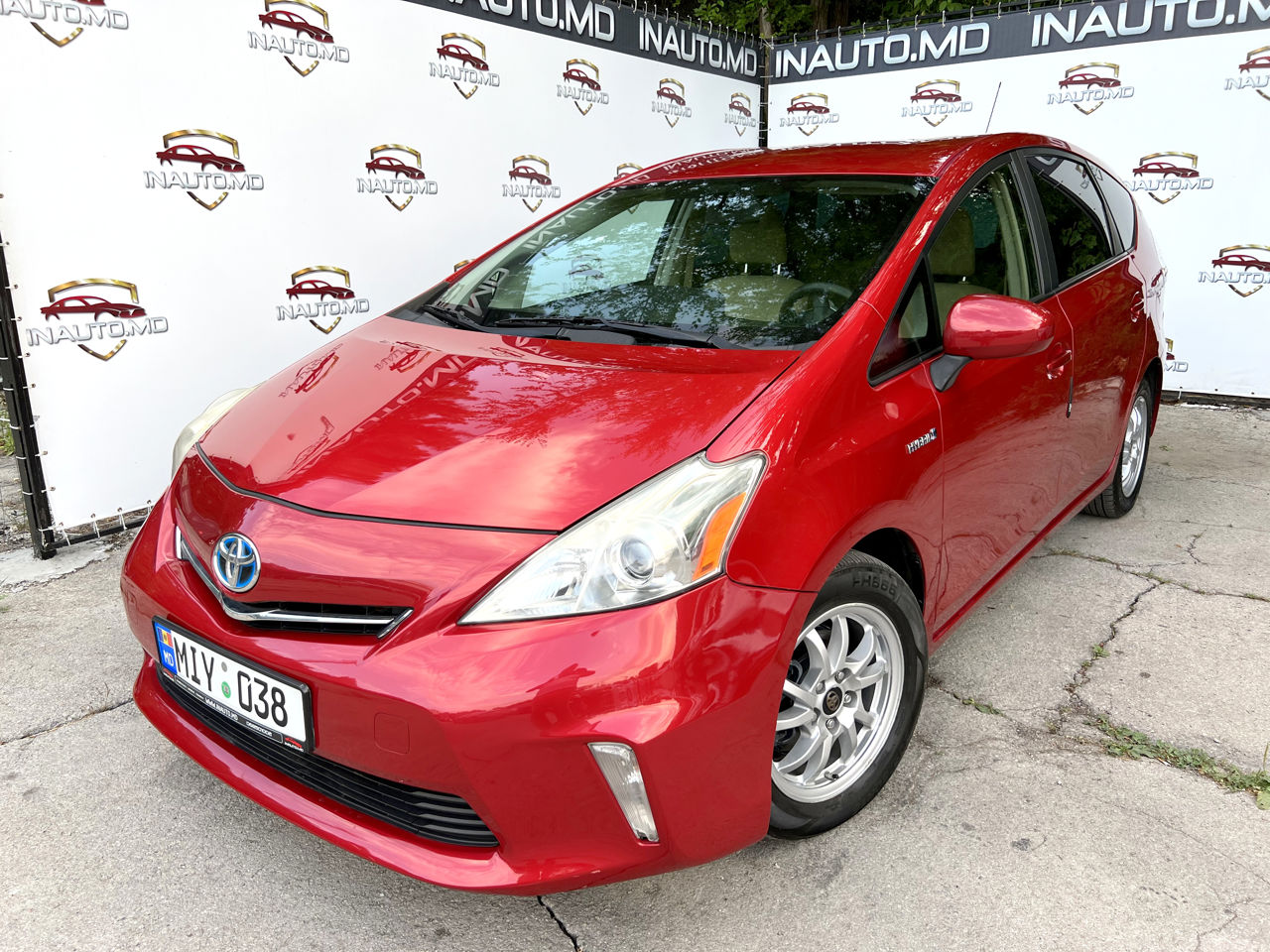 Toyota Prius v foto 1