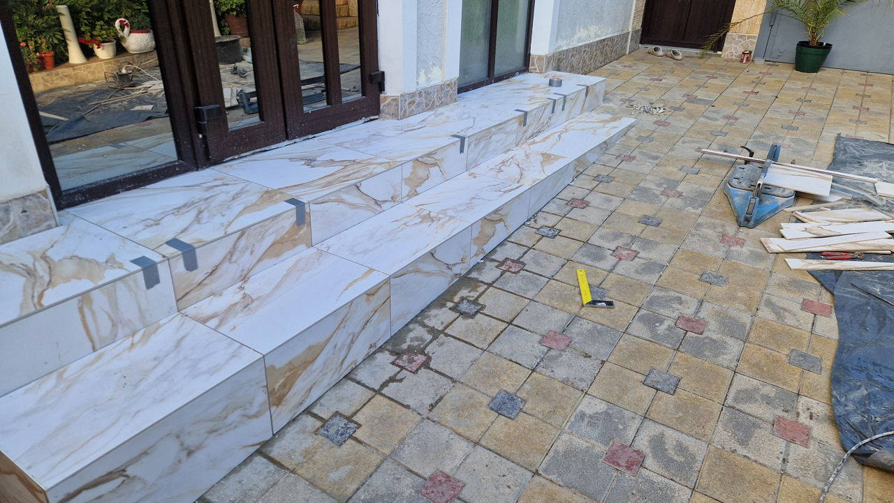 Montarea,,instalarea teracotei, плиточник,placator foto 3
