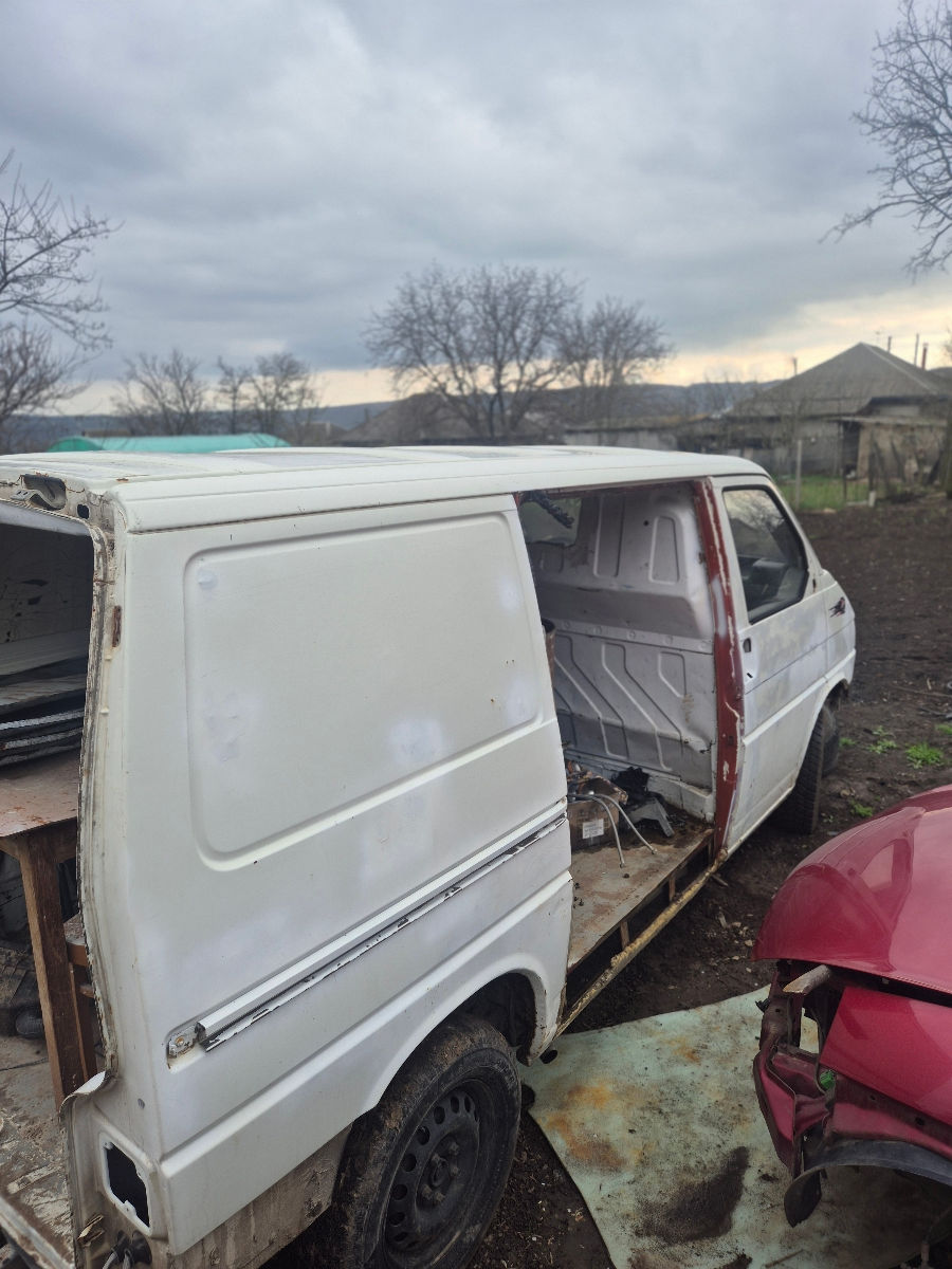 T4  1.9 Disel piese  T 4 1992 foto 1